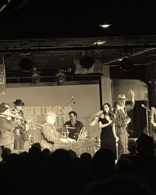 Squirrel Nut Zippers New York